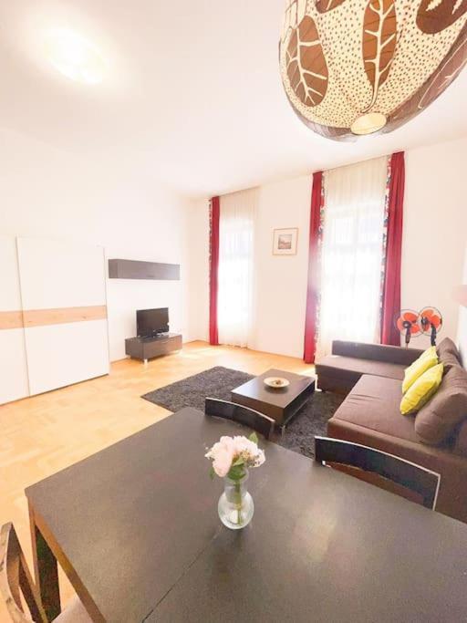 Spacious In A Vibrant Center Budapeszt