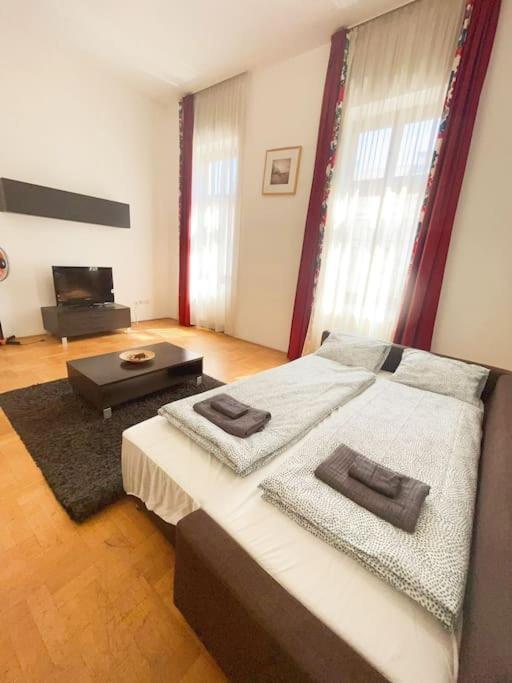 Spacious In A Vibrant Center * Budapeszt