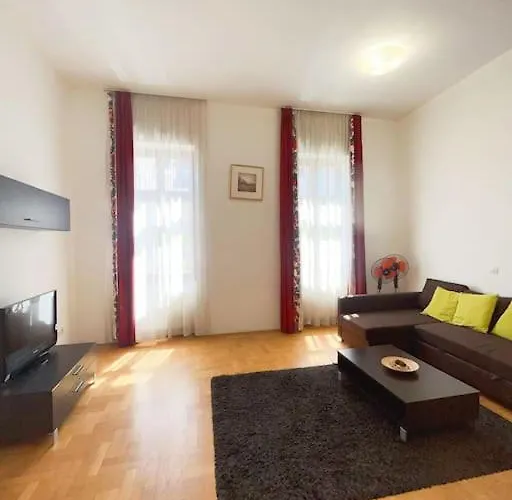 Spacious In A Vibrant Center