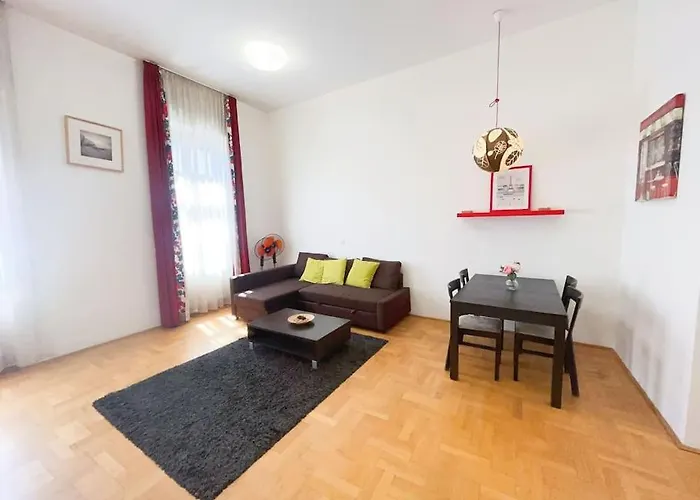 Spacious In A Vibrant Center
